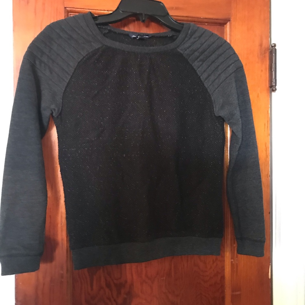 American Eagle black and gray sweater